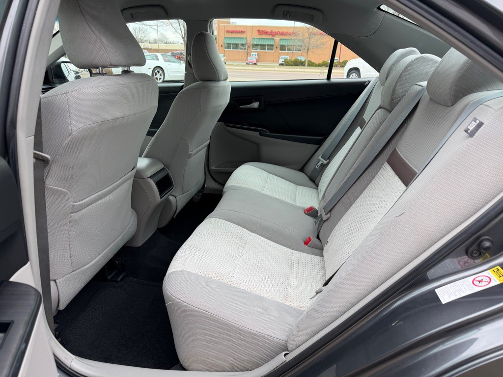 2012 Toyota Camry Image 8