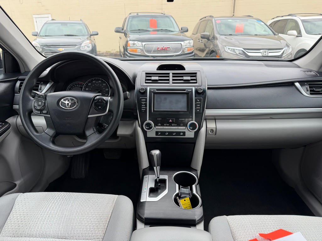 2012 Toyota Camry Image 10