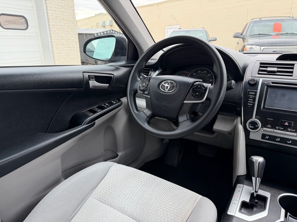 2012 Toyota Camry Image 11