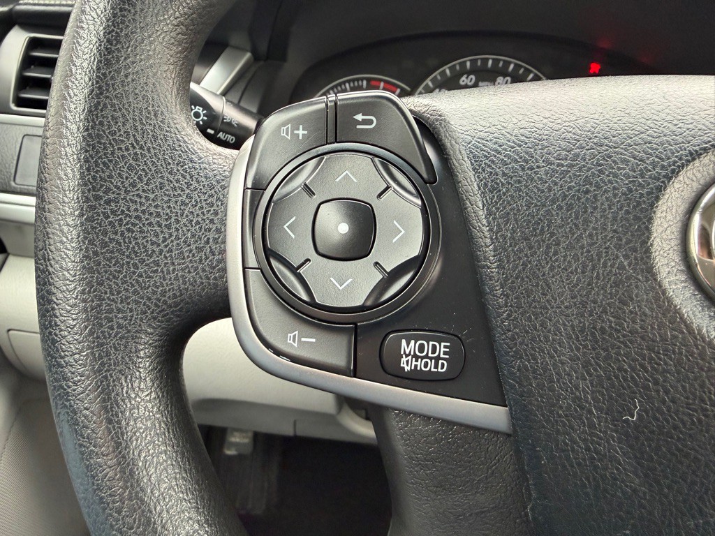 2012 Toyota Camry Image 17