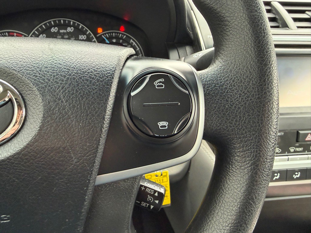 2012 Toyota Camry Image 18