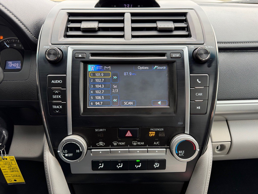 2012 Toyota Camry Image 19