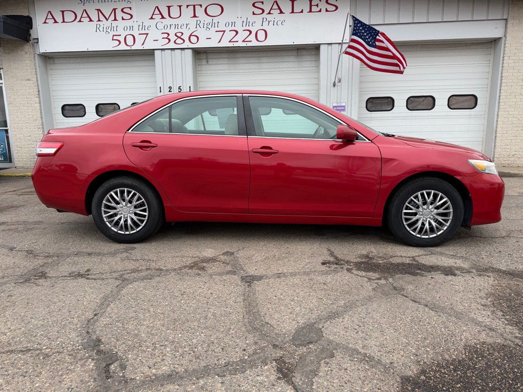 2011 Toyota Camry Image 2