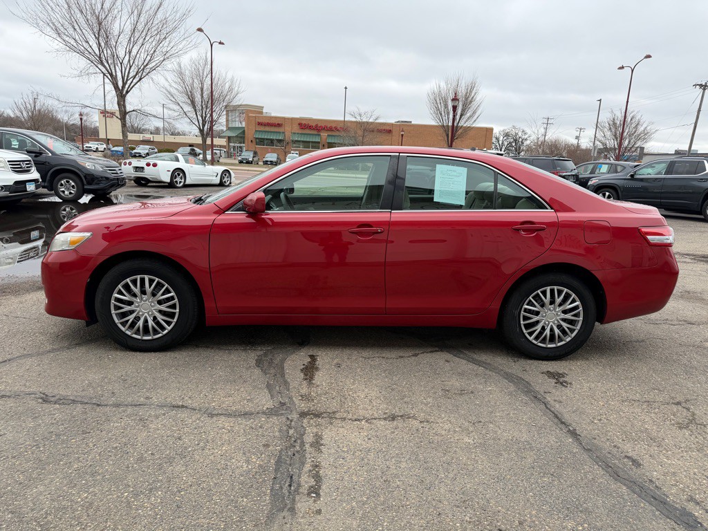 2011 Toyota Camry Image 5