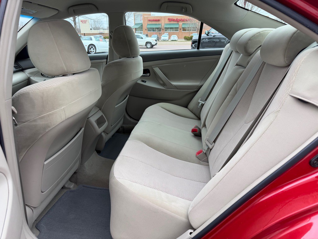 2011 Toyota Camry Image 8