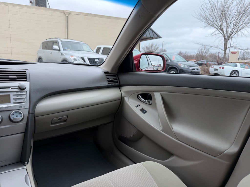 2011 Toyota Camry Image 9