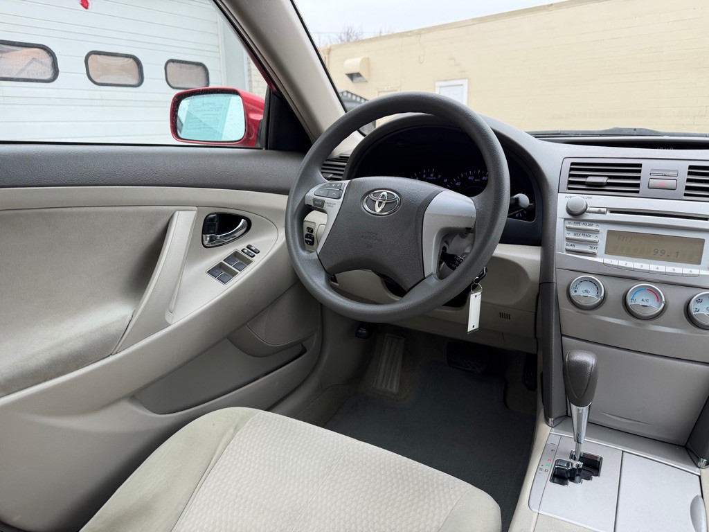 2011 Toyota Camry Image 11