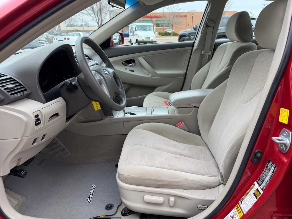 2011 Toyota Camry Image 14
