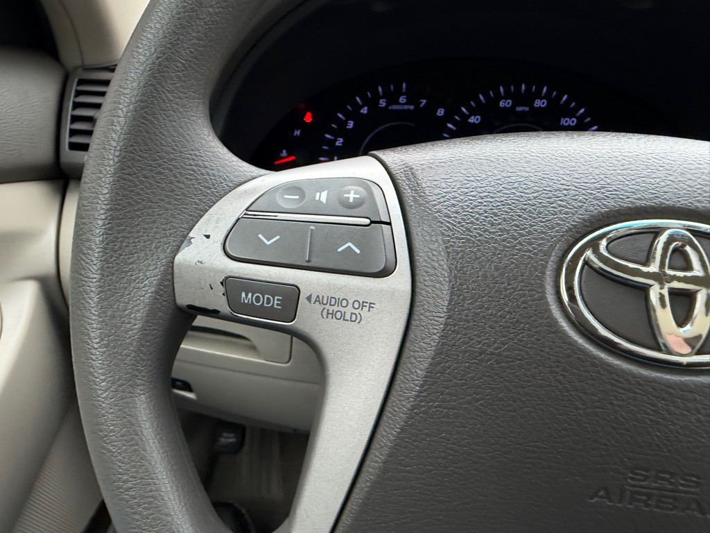 2011 Toyota Camry Image 17
