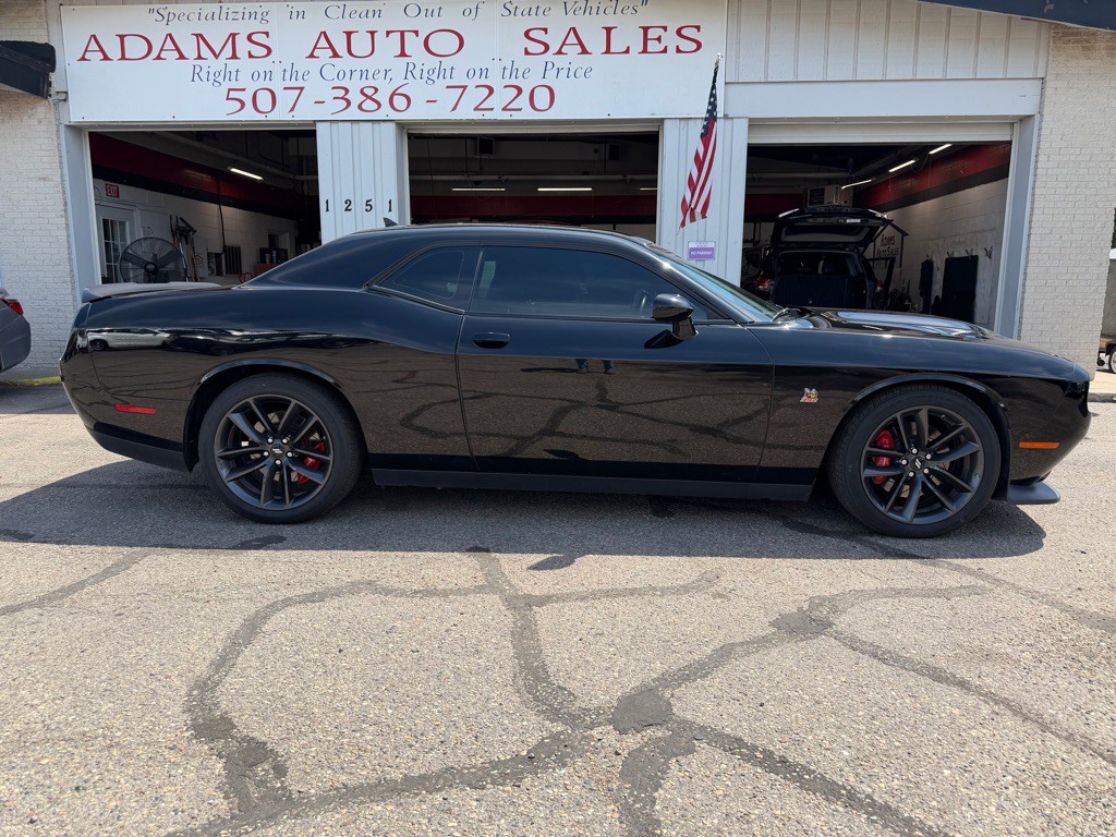 2019 Dodge Challenger Image 2