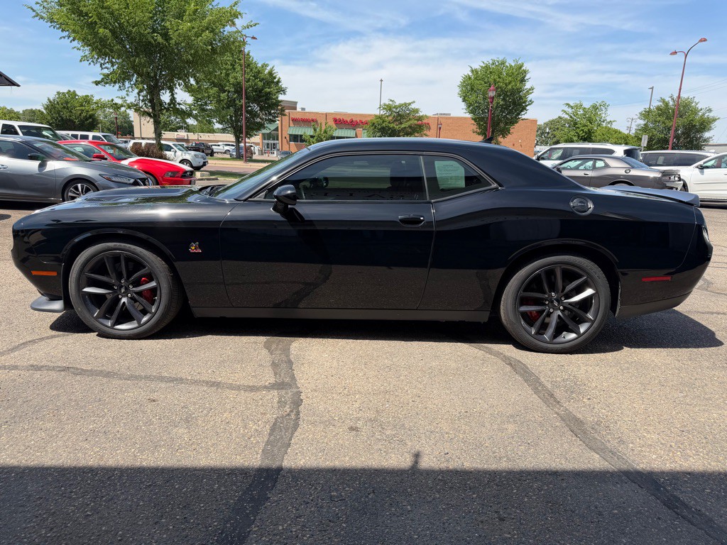2019 Dodge Challenger Image 5