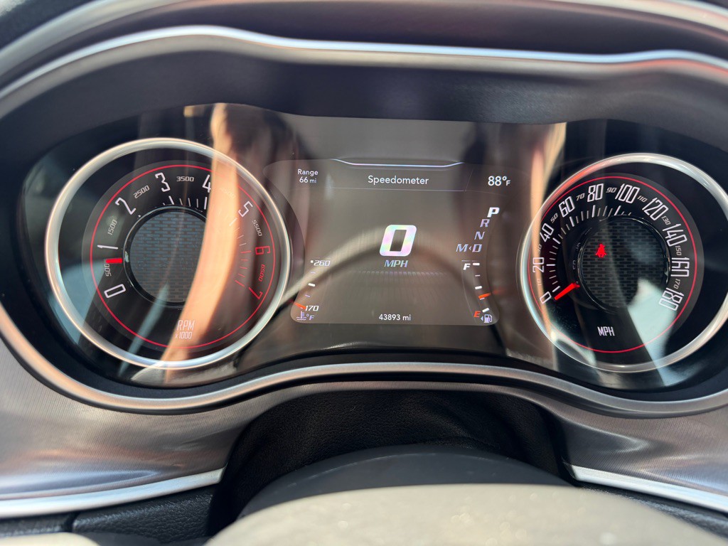 2019 Dodge Challenger Image 10