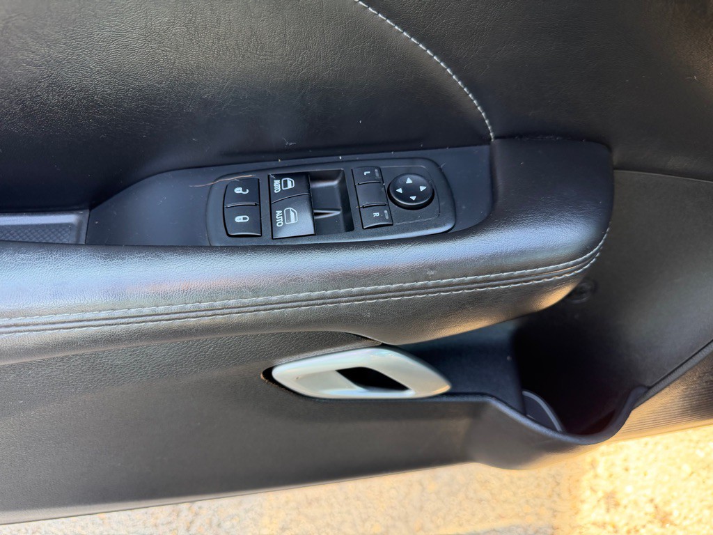 2018 Dodge Challenger Image 8