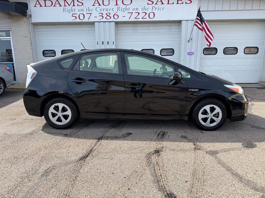2015 Toyota Prius Image 2