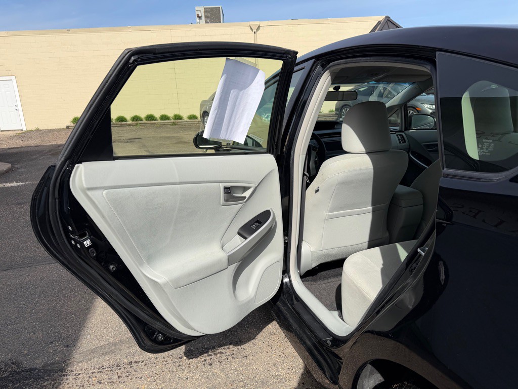 2015 Toyota Prius Image 9