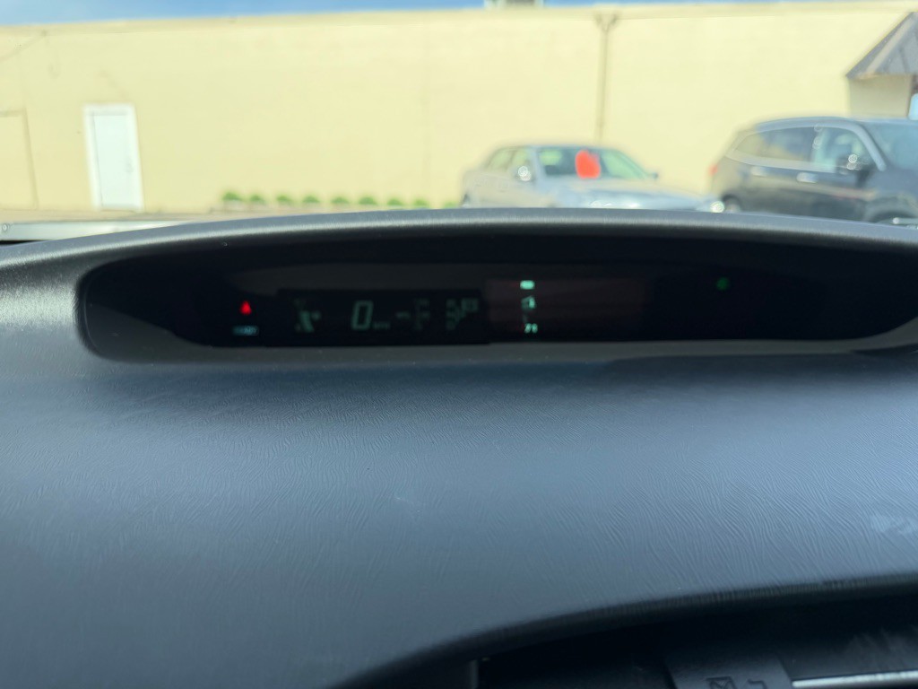 2015 Toyota Prius Image 18