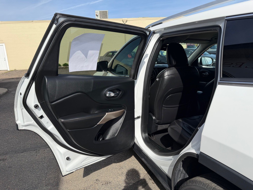 2018 Jeep Cherokee Image 9