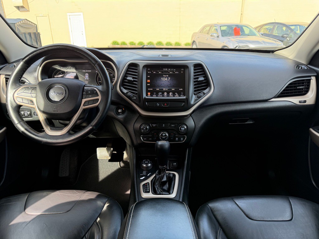 2018 Jeep Cherokee Image 12