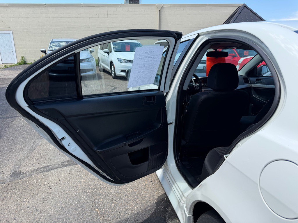 2015 Mitsubishi Lancer Image 7