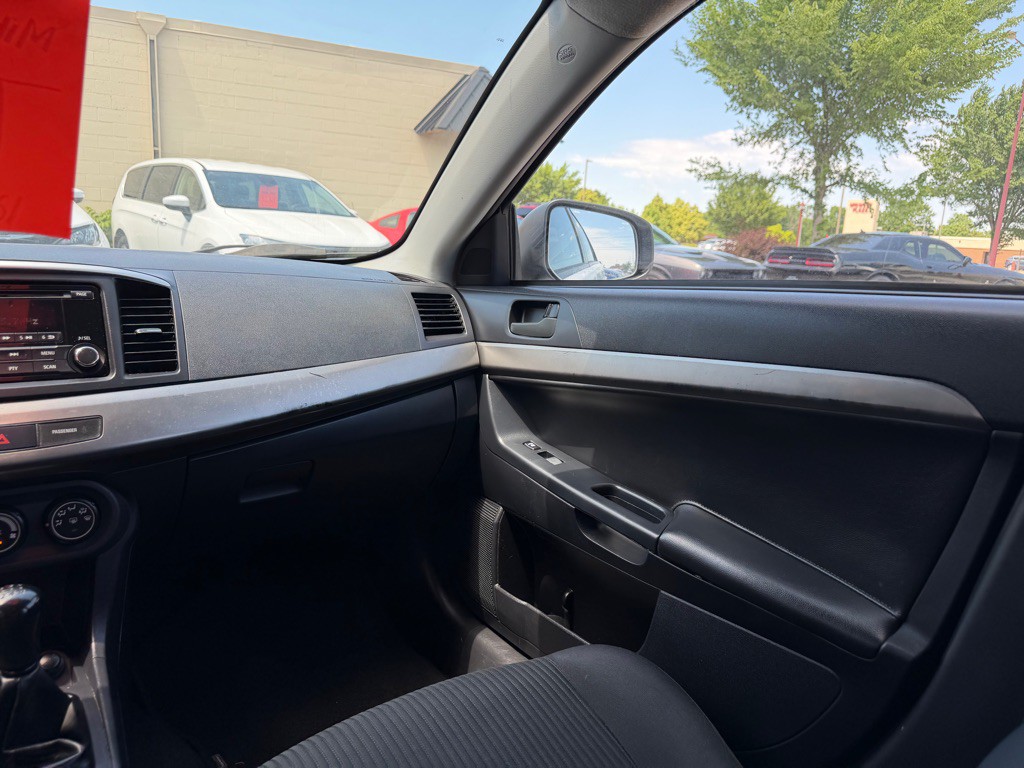 2015 Mitsubishi Lancer Image 9