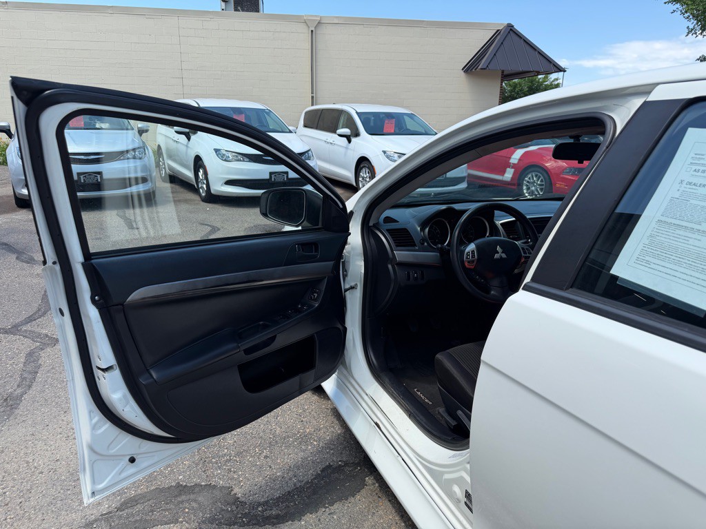 2015 Mitsubishi Lancer Image 14