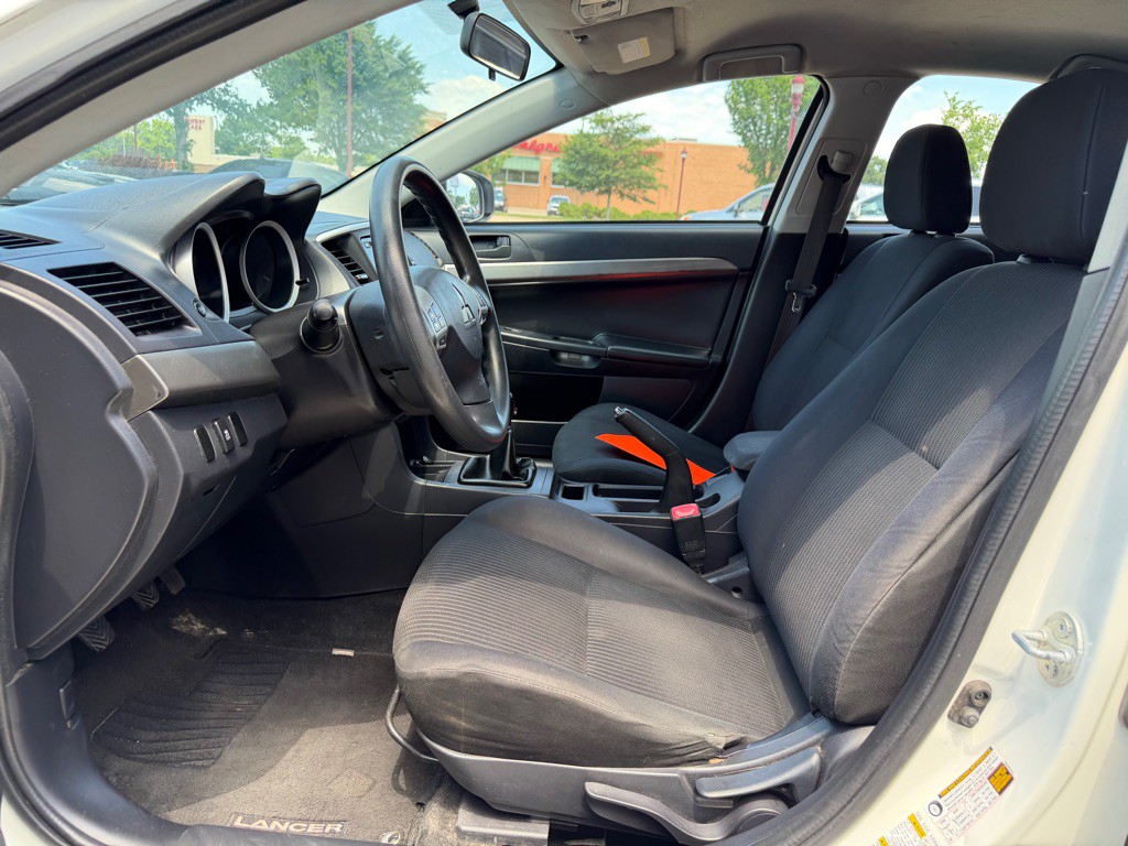 2015 Mitsubishi Lancer Image 16