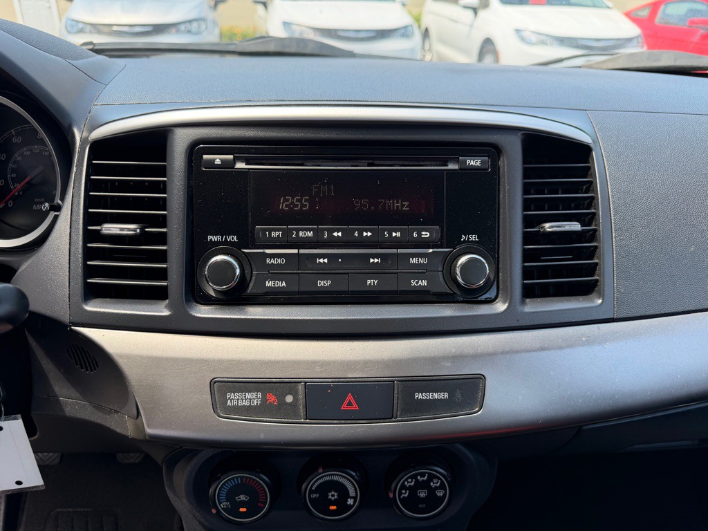 2015 Mitsubishi Lancer Image 21