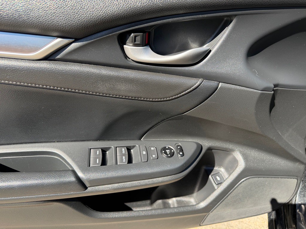 2016 Honda Civic Image 13