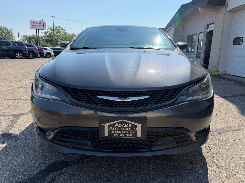 2016 Chrysler 200 Image 3