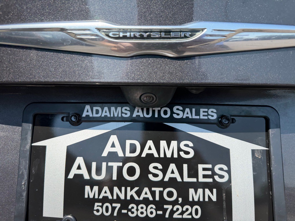 2016 Chrysler 200 Image 7