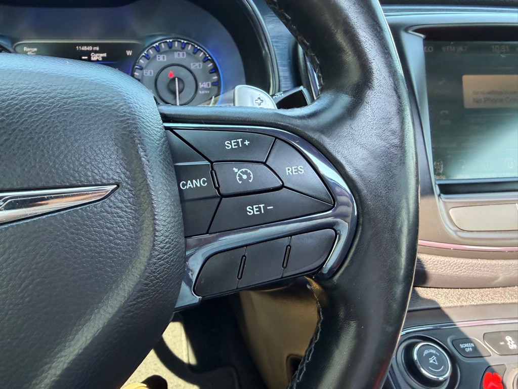 2016 Chrysler 200 Image 20