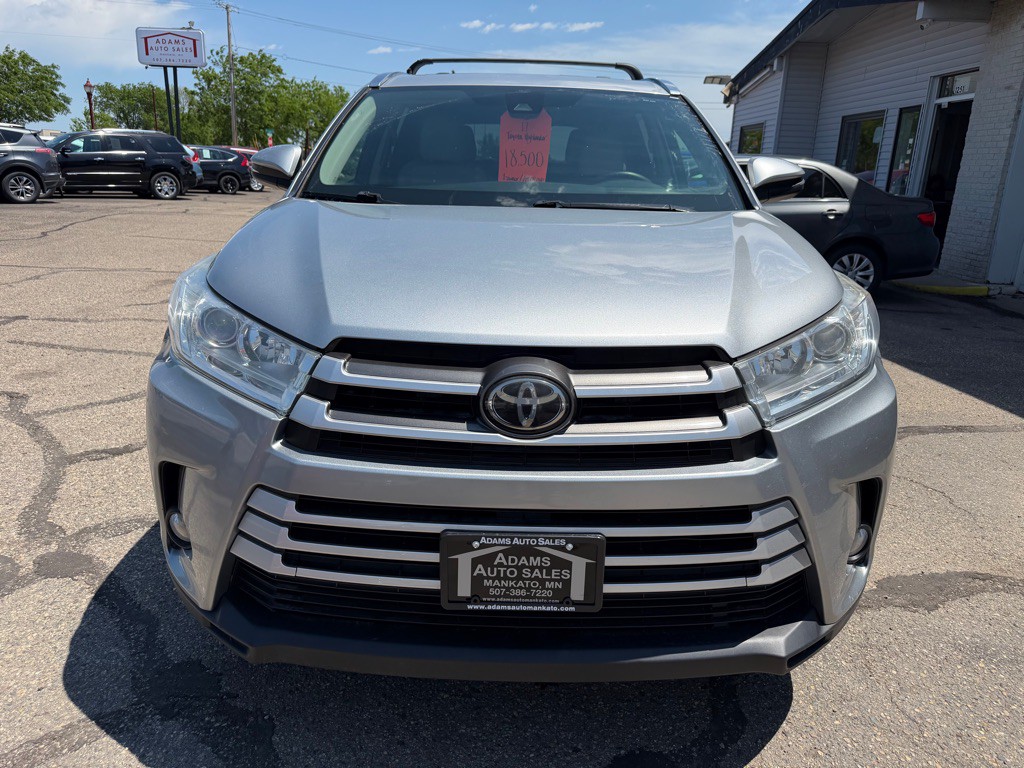 2017 Toyota Highlander Image 3