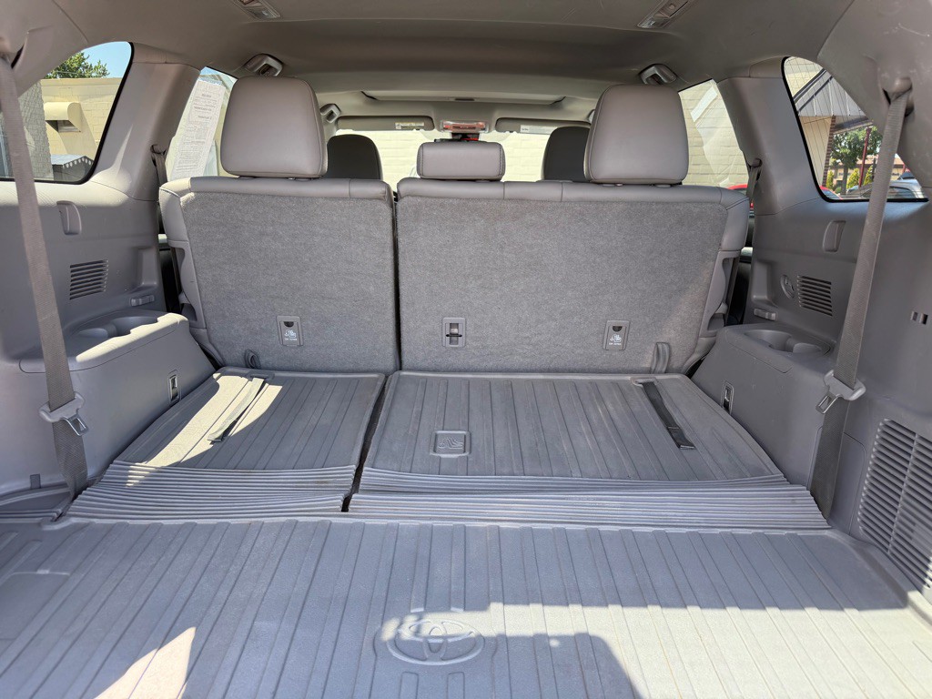 2017 Toyota Highlander Image 10