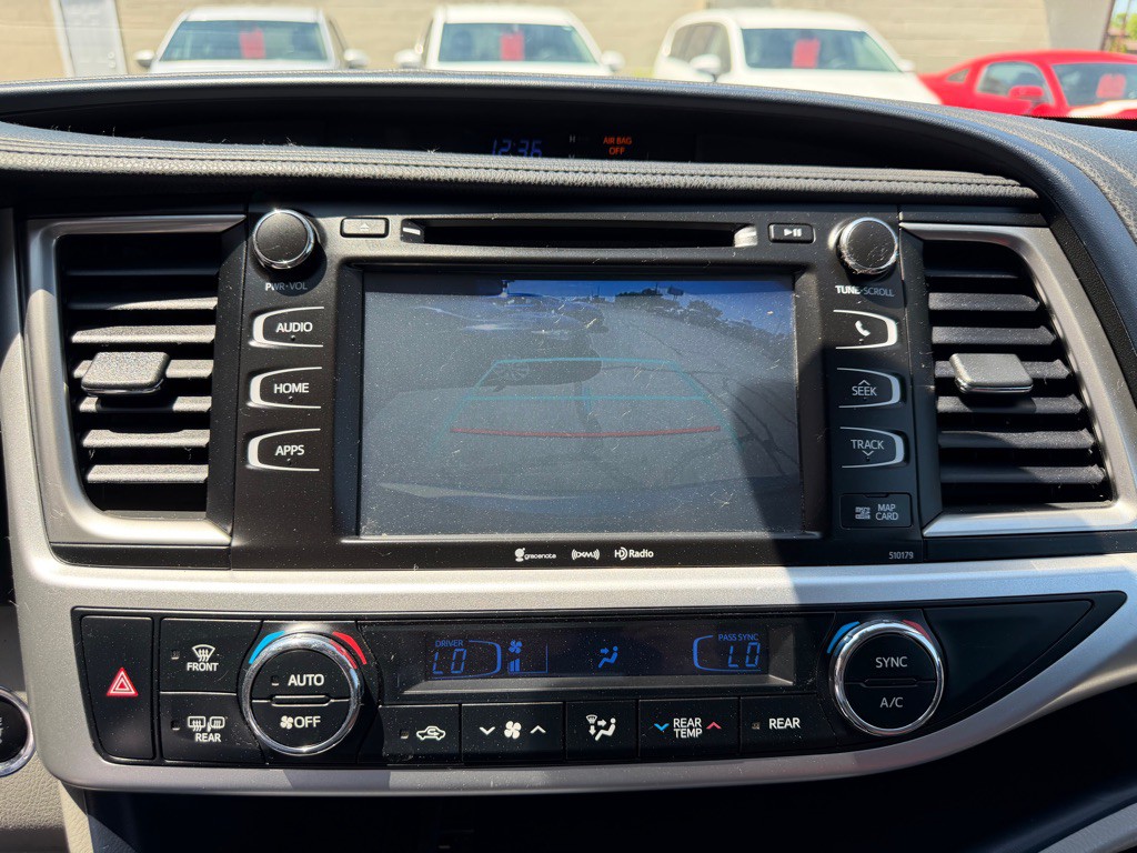 2017 Toyota Highlander Image 26