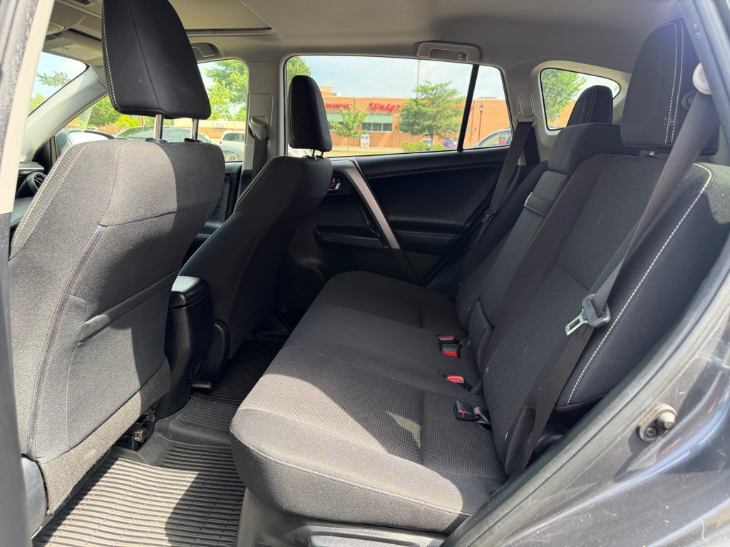 2017 Toyota Rav4 Image 10