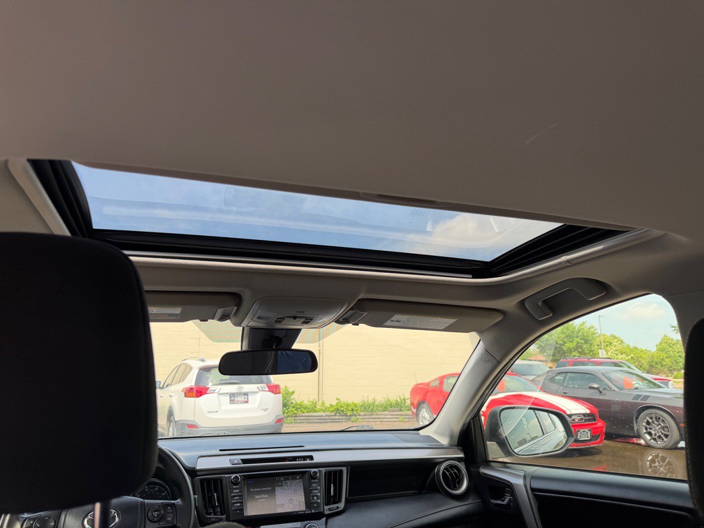 2017 Toyota Rav4 Image 11