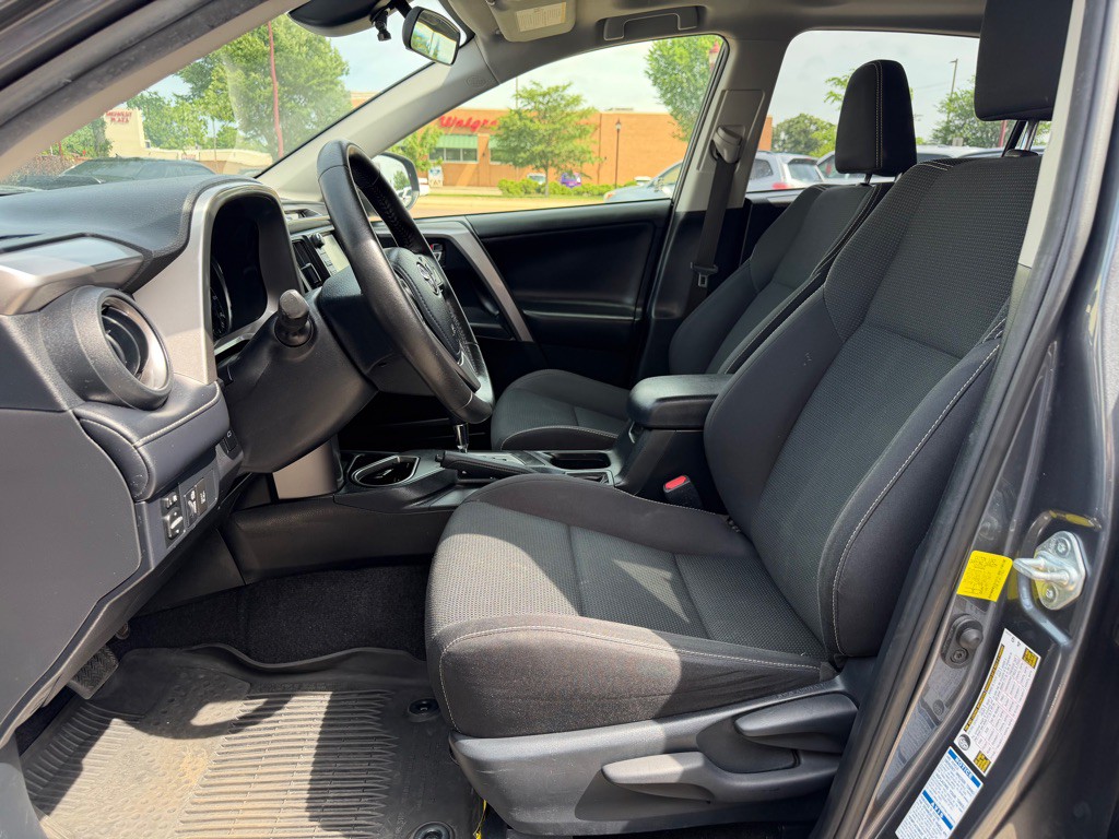 2017 Toyota Rav4 Image 17