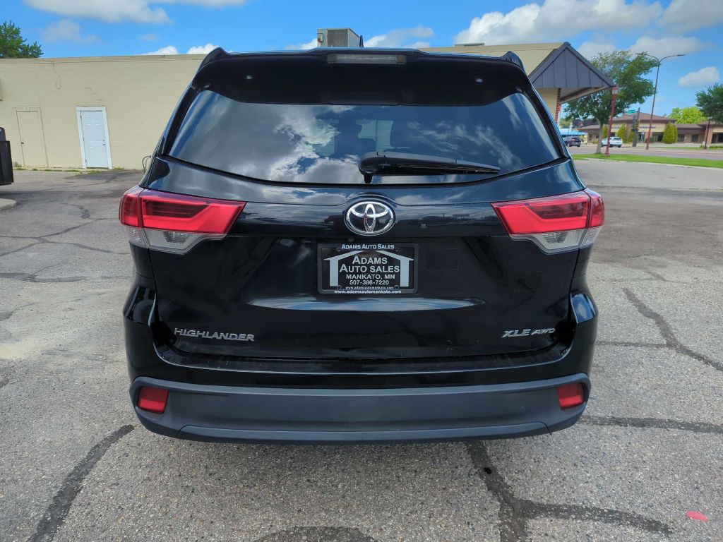 2017 Toyota Highlander Image 3