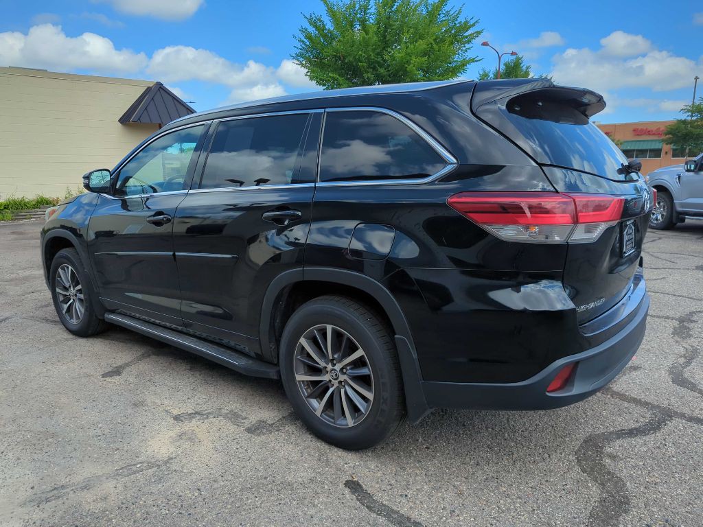 2017 Toyota Highlander Image 5
