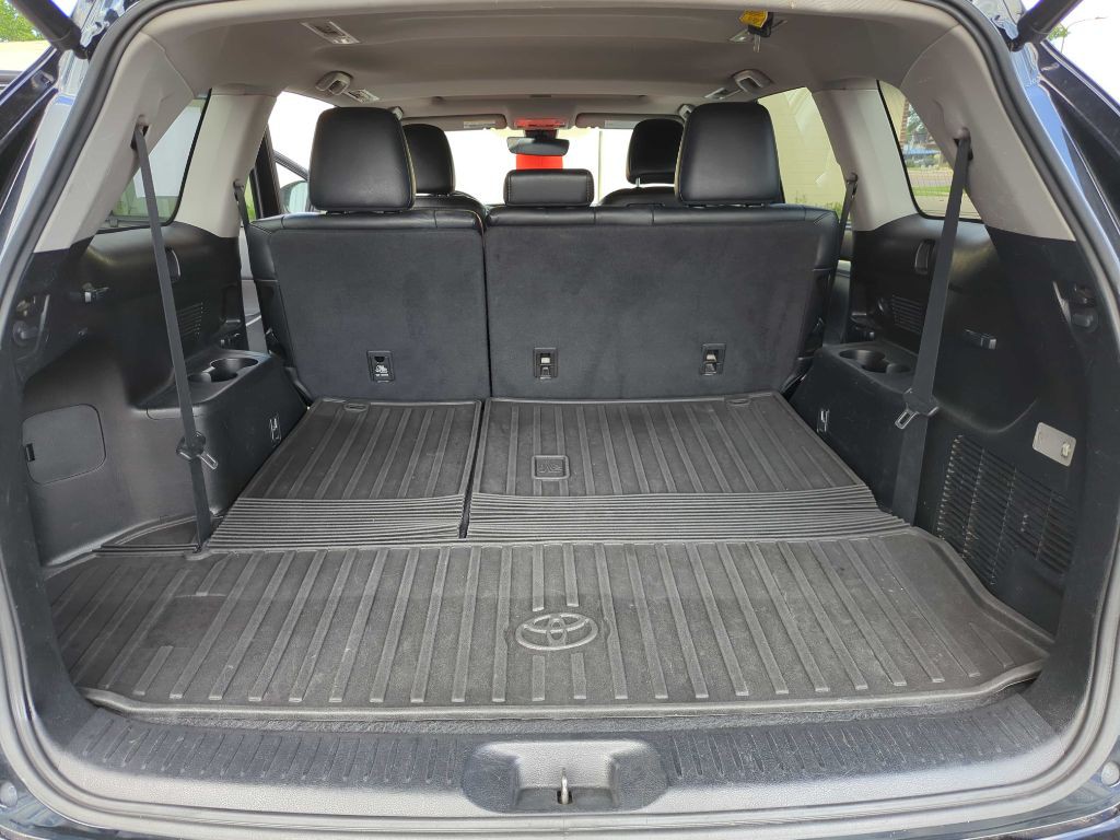 2017 Toyota Highlander Image 12