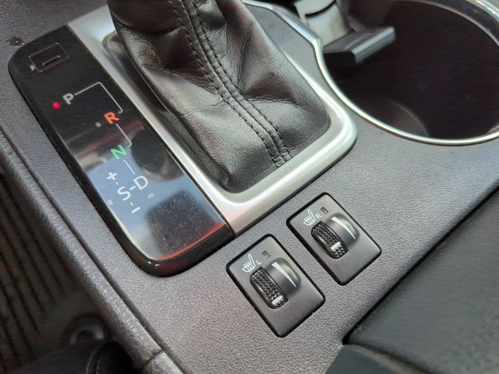 2017 Toyota Highlander Image 25