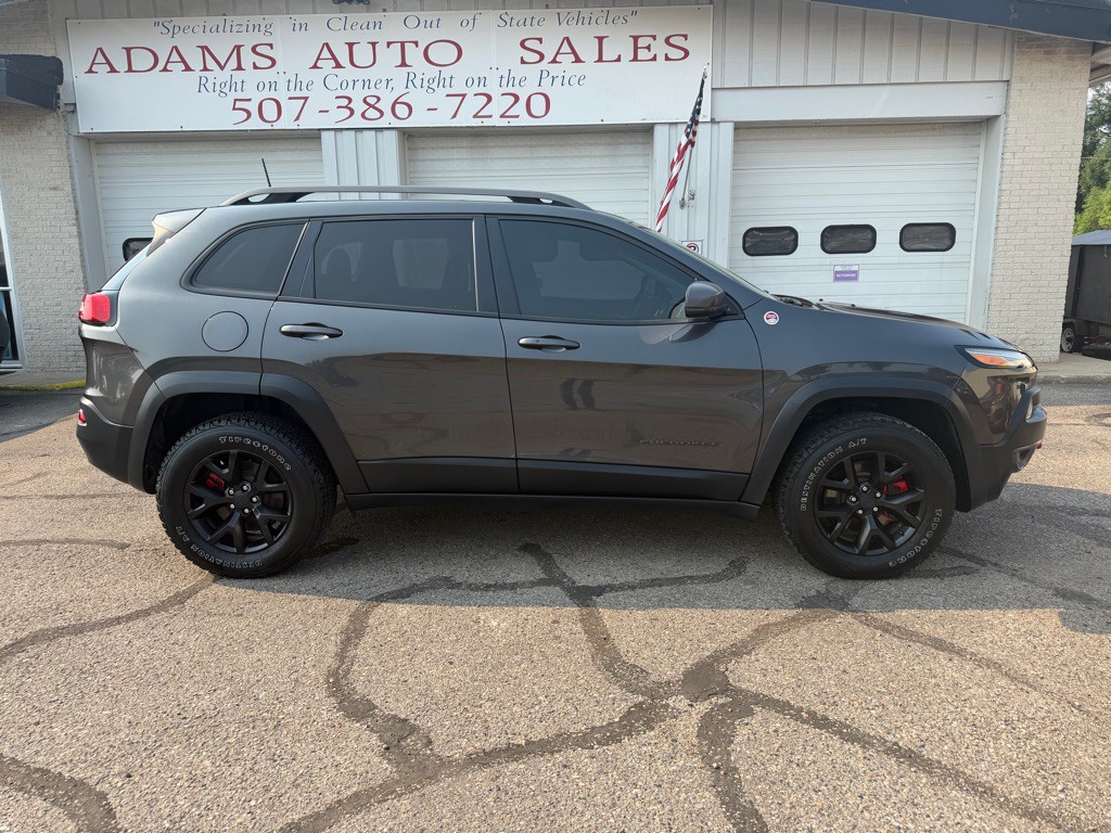 2017 Jeep Cherokee Image 2