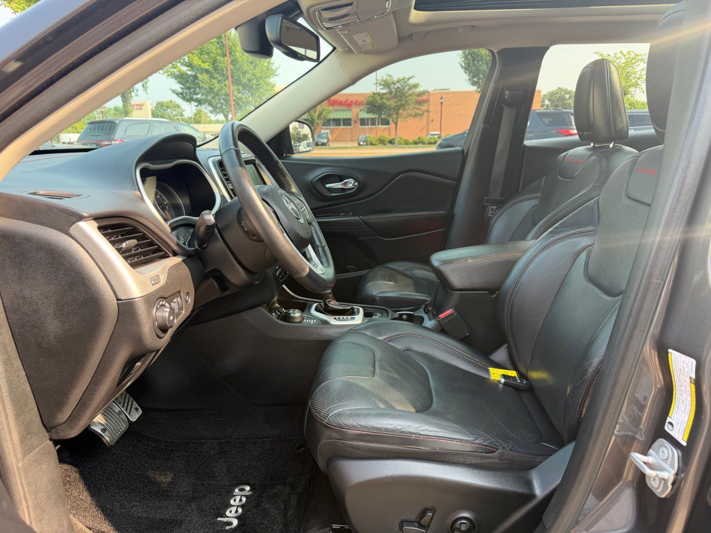 2017 Jeep Cherokee Image 18