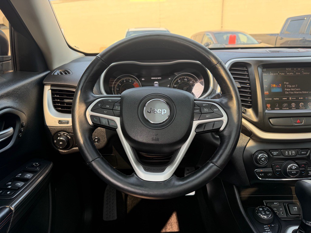 2017 Jeep Cherokee Image 19