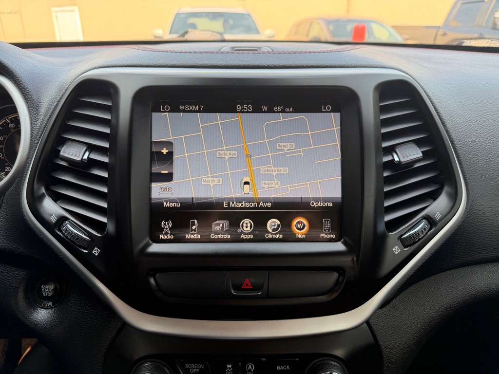 2017 Jeep Cherokee Image 25