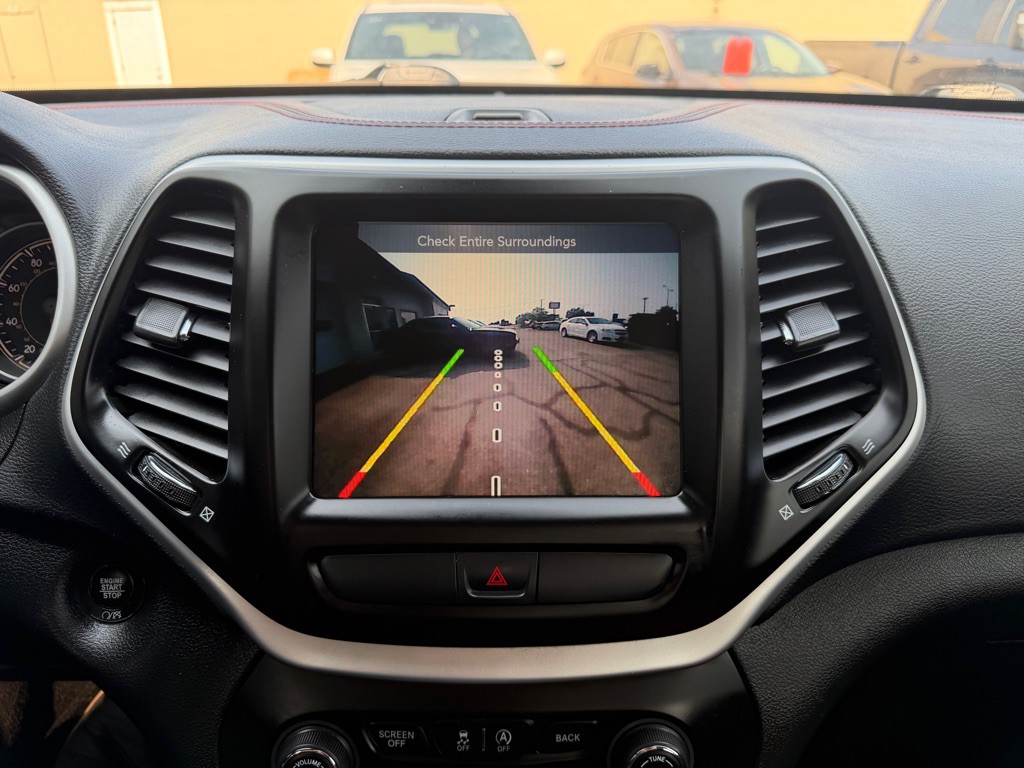 2017 Jeep Cherokee Image 26