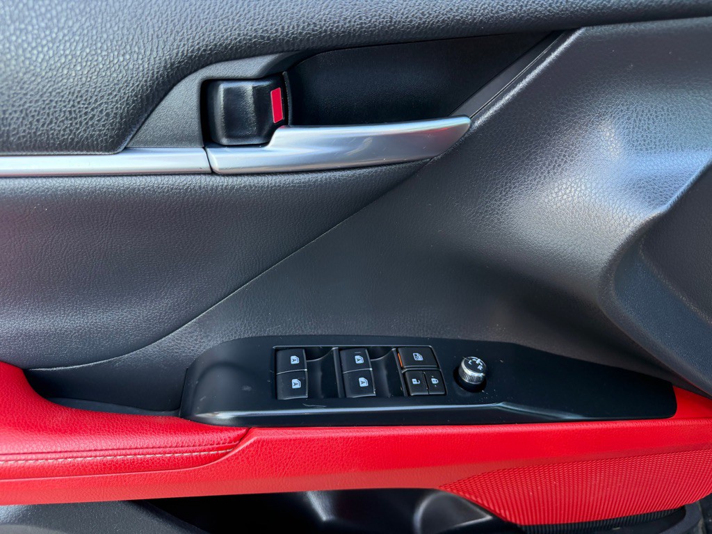 2020 Toyota Camry Image 13