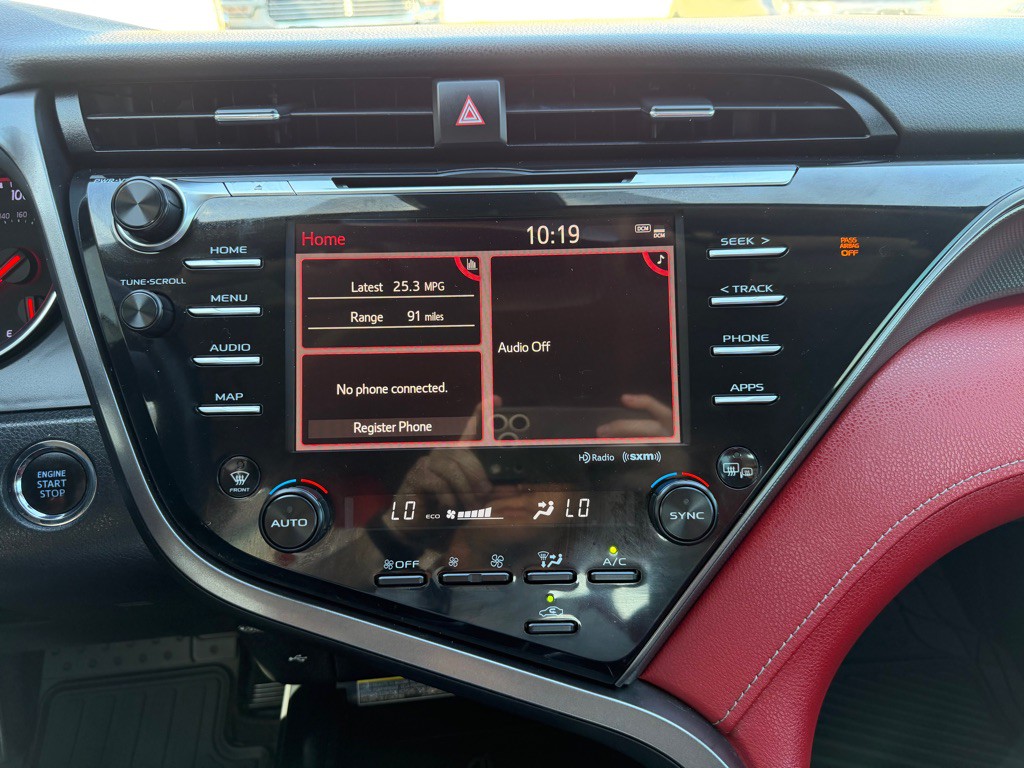 2020 Toyota Camry Image 20