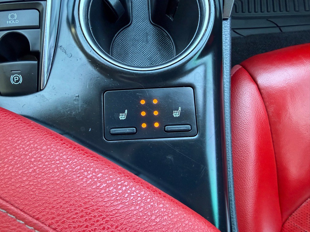 2020 Toyota Camry Image 22