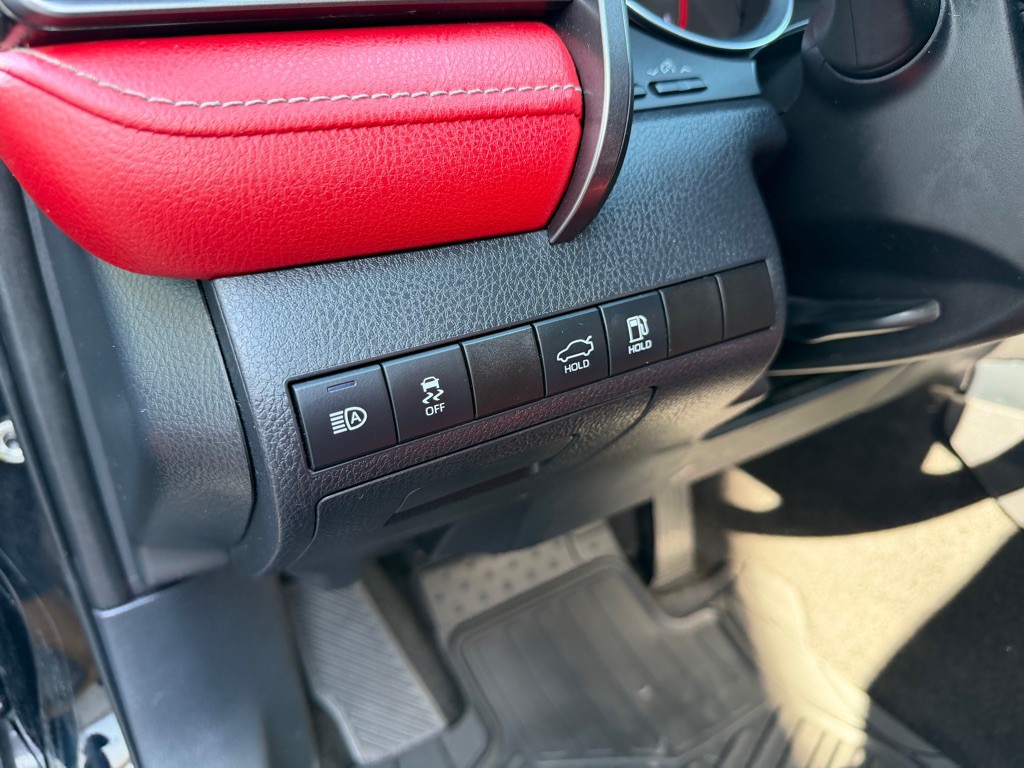 2020 Toyota Camry Image 23